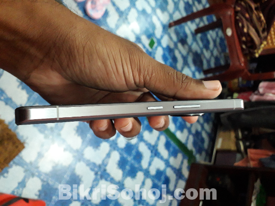 Sharp Aquos R7 12/256